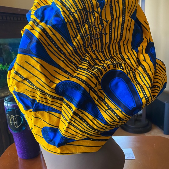 NWOT Oversized Bonnet - Picture 2 of 2